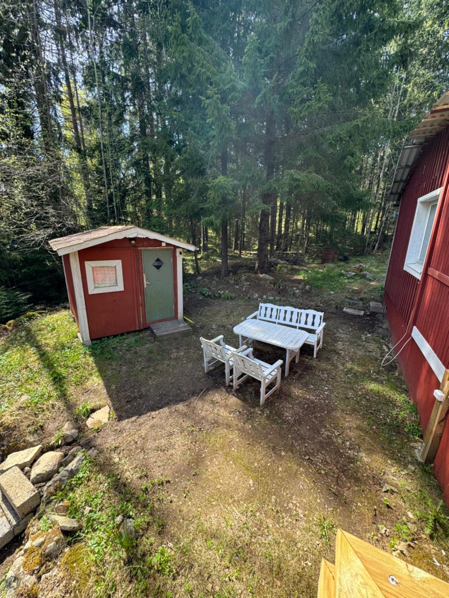 Mysig Stuga I Naevesta Örebro Buitenkant foto