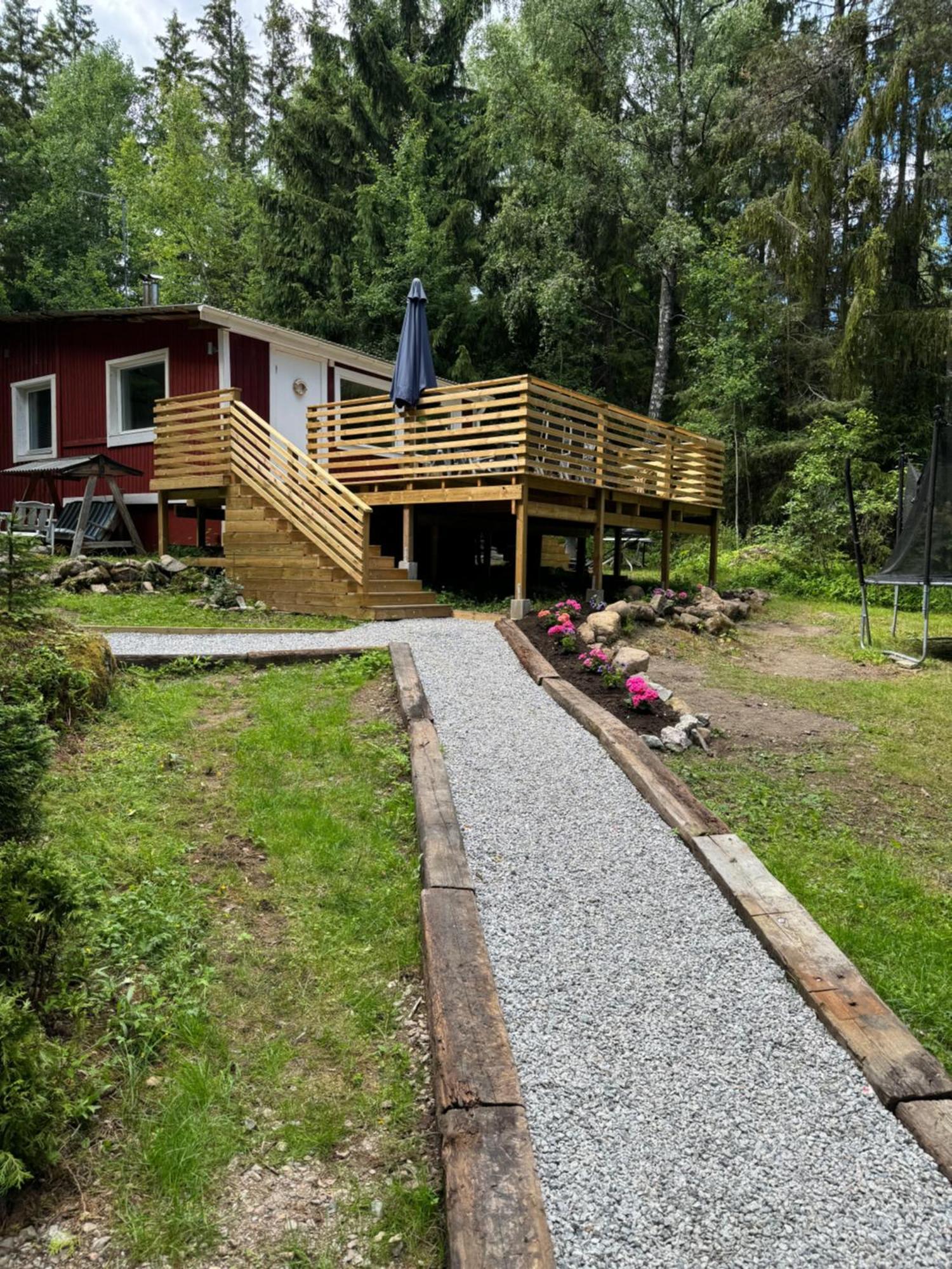 Mysig Stuga I Naevesta Örebro Buitenkant foto